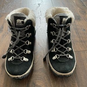 Girls Sorel Waterproof Booties Size 2